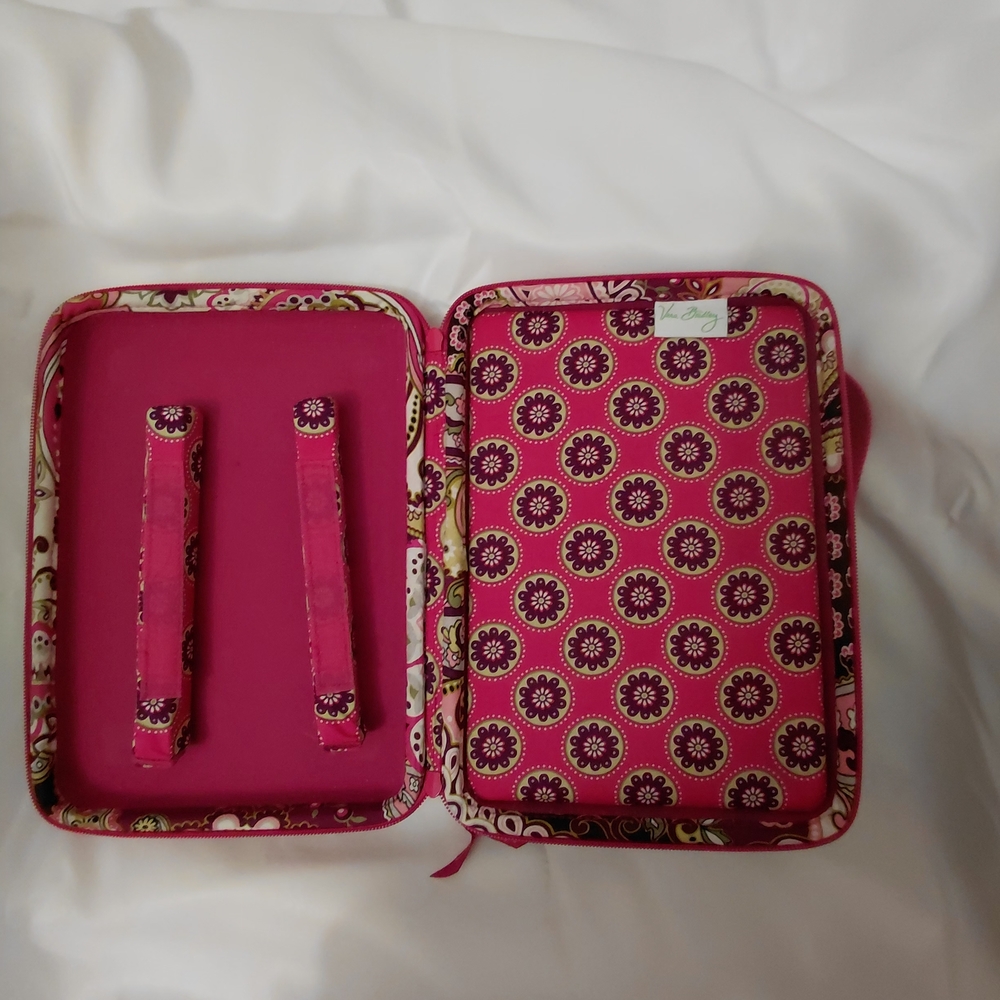 Vera Bradley Very Pink Paisley. Hard Shell Carry Case. Adj. Strap, Zipper Pocket - Picture 3 of 8